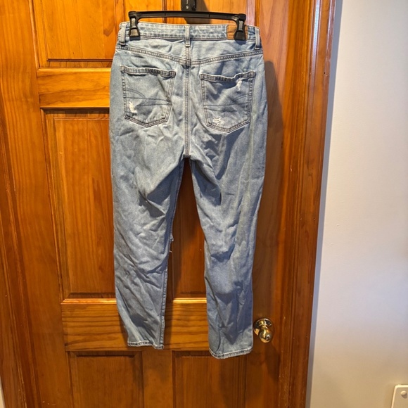 American Eagle Distressed Mom Jeans Size 4 Regular - Picture 3 of 8